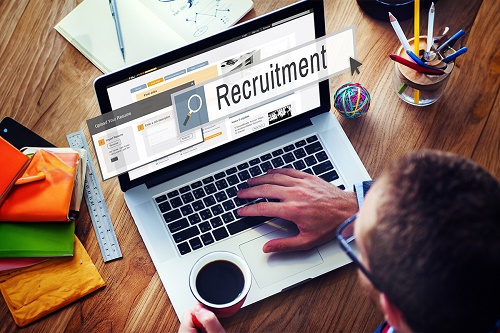 如何選擇合適的軟件開發(fā)人員招聘評(píng)估平臺(tái) 如何選擇合適的軟件開發(fā)人員招聘評(píng)估平臺(tái)